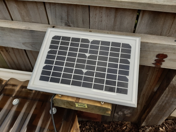 solar powered esp32 panel